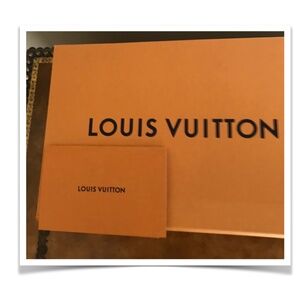 LOUIS VUITTON BOX magnetic closure with card and Louis Vuitton tissue